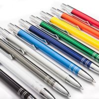 Imponierender Kugelschreiber "Selena" aus Metall in 10 Farben